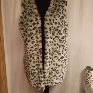 Liz Claiborne Black and White Faux Fur Vest
